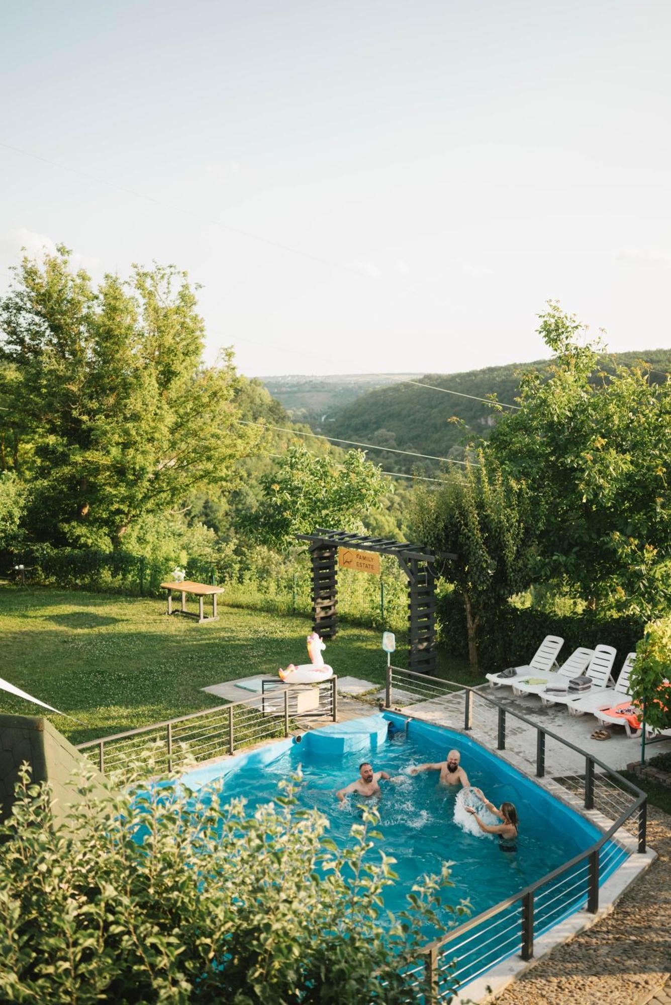 Vila Rodynnyi Maietok Family Estate Kamenec Podolský Exteriér fotografie